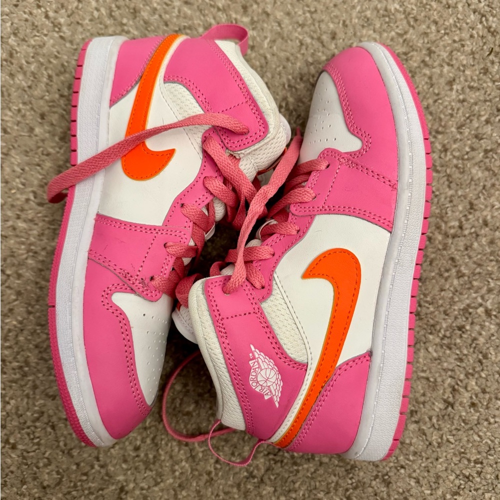 Air Jordan 1 Mid Pinksicle